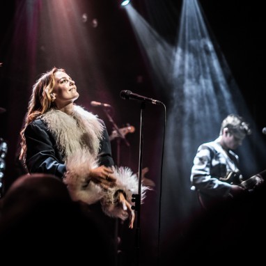review: The Indien - 12/04 - Neushoorn The Indien