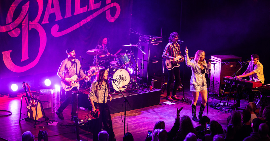 Festivalinfo review: Elles Bailey - 20/10 - TivoliVredenburg