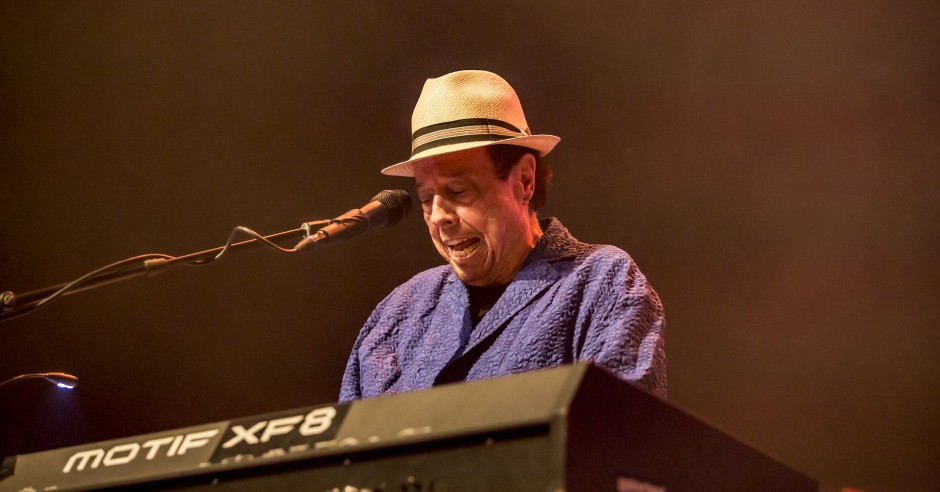 Bekijk de Sergio Mendes - 08/05 - TivoliVredenburg foto's