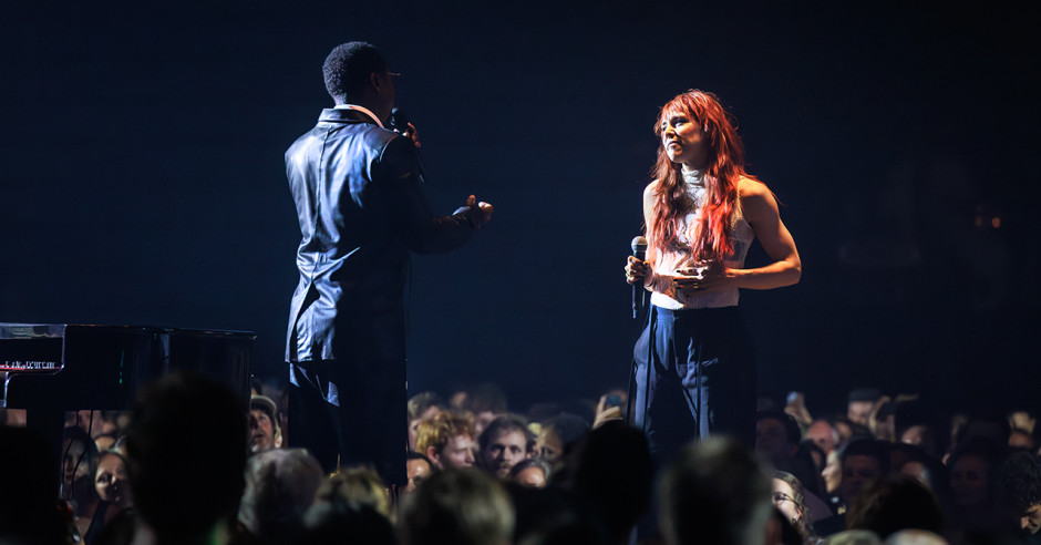 Festivalinfo review: Typhoon - 30/05 - AFAS Live