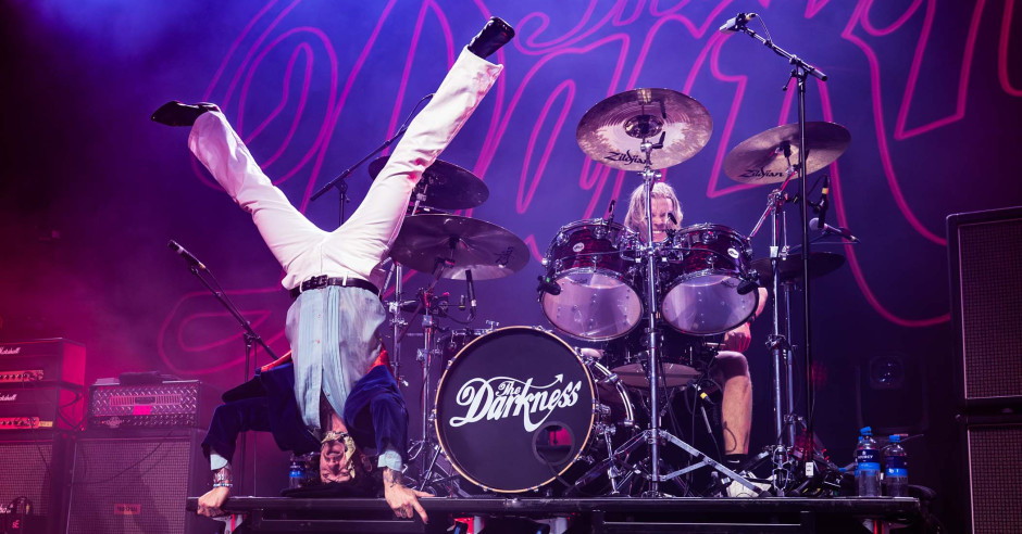 Festivalinfo review: The Darkness - 02/10 - 013