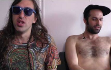 Video: Crystal Fighters negeert druk muziek industrie