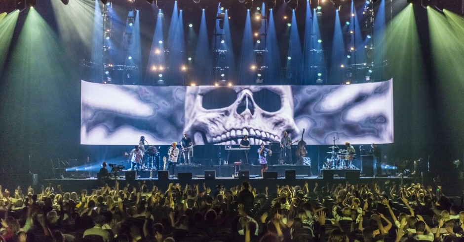 Festivalinfo review: Typhoon - Larger Than Live 25/07 - Ziggo Dome