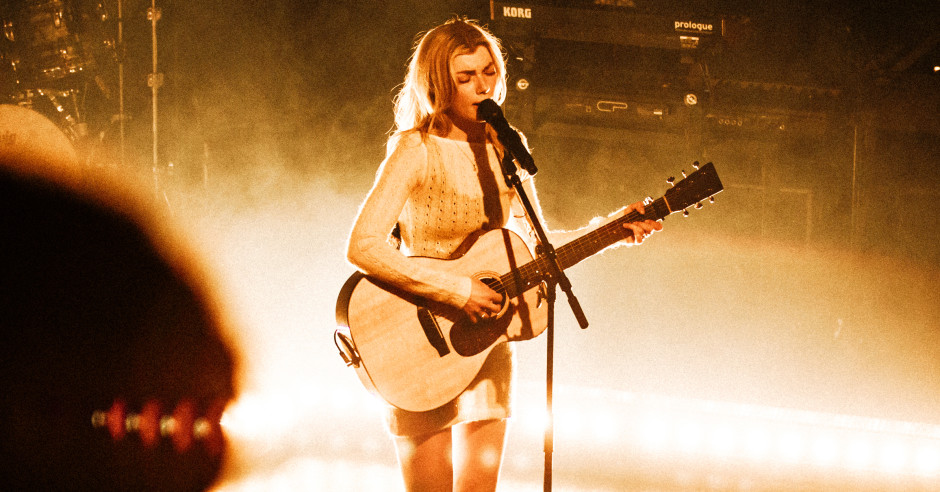Festivalinfo review: Hannah Mae - 16/03 - Tolhuistuin
