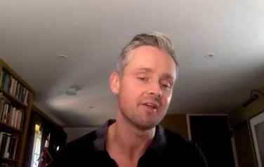 Video: Tom Chaplin gaat in op grote levensvragen op 'Midpoint'