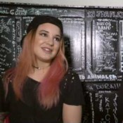 Video: The Charm The Fury richt pijlen op Amerika