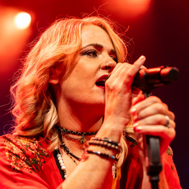 review: Elles Bailey - 19/10 - Fluor