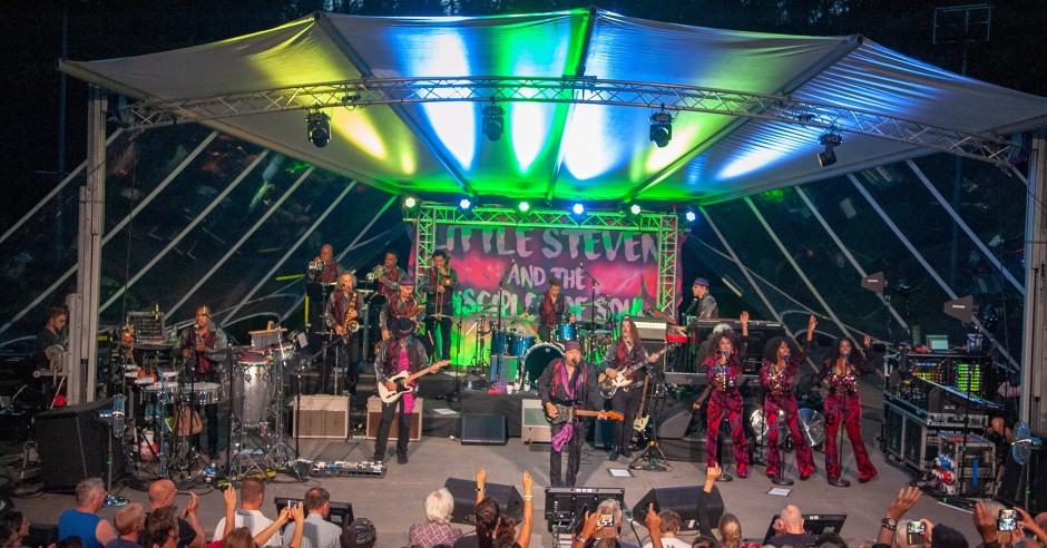 Bekijk de Little Steven & The Disciples of Soul - 06/07 - Openlucht Theater Amsterdamse Bos foto's