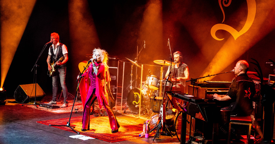 Festivalinfo review: Dilana Smith - Legendary Men of Rock - 18/04 - Hoftheater