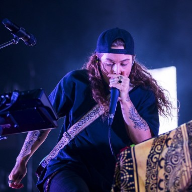 review: Tash Sultana - 06/07 - Ziggo Dome Tash Sultana