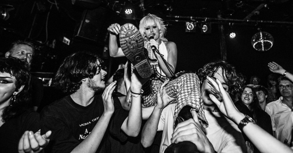 Bekijk de Amyl and the Sniffers foto's