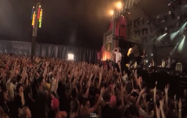 Video: John Coffey gaat viraal na bierstunt tijdens Pinkpop
