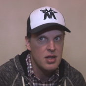 Video: Joe Bonamassa eert blueshelden op live-album