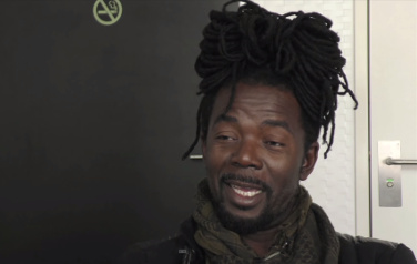 Video: Geen maatschappijkritische teksten voor Kenny B