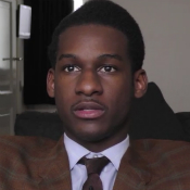 Video: Leon Bridges vindt moderne popmuziek over de top