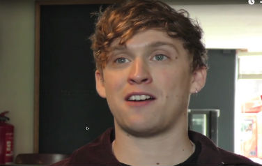 Video: Singer-songwriter Rhodes haat zijn eigen stem
