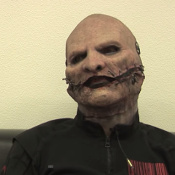 Video: Fans helpen Slipknot er bovenop na dood bassist