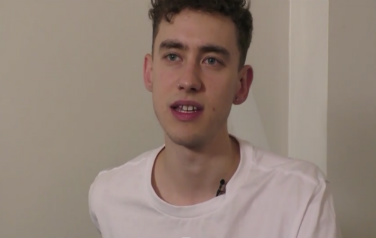 Video: Years & Years had megahit King bijna niet uitgebracht