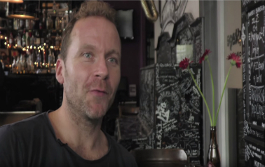 Video: Mike Mago mogelijk met nieuwe single naar ADE