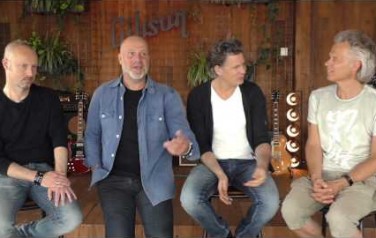 Video: Bløf ziet nieuwe generatie 'Bløffertjes' bij concerten