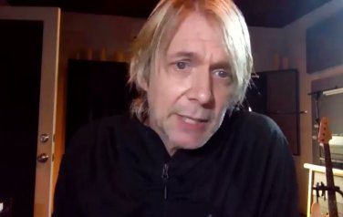 Video: Rockband SIXX:A.M is dankbaar voor 'brutally honest' fans