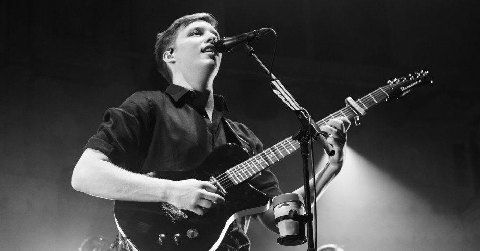 Bekijk de George Ezra - 10/04 - Paradiso foto's