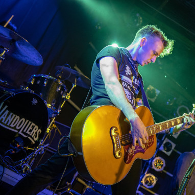 Vandoliers news_groot