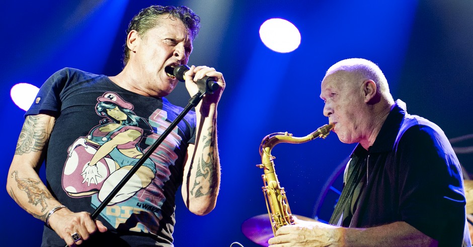 Bekijk de Golden Earring - 30/11 - TivoliVredenburg foto's