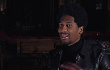Video: Jon Batiste laat voor het eerst 'ware ik' zien