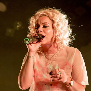 review: Lily Allen - 09/12 - TivoliVredenburg Lily Allen