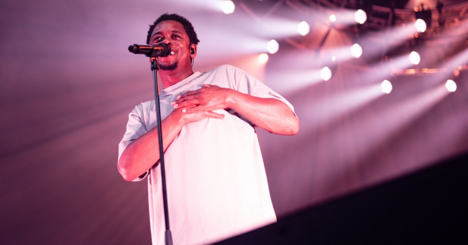 Festivalinfo review: Typhoon - 03/11 - Afas Live