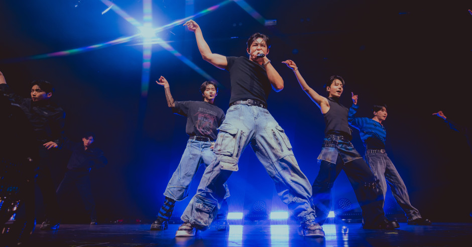 Bekijk de OneUs - 09/12 - TivoliVredenburg foto's