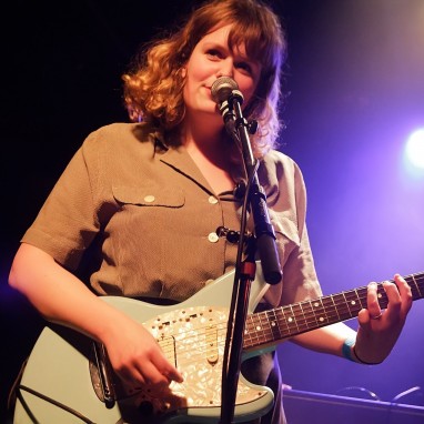 review: Pip Blom - 21/02 - Rotown Pip Blom