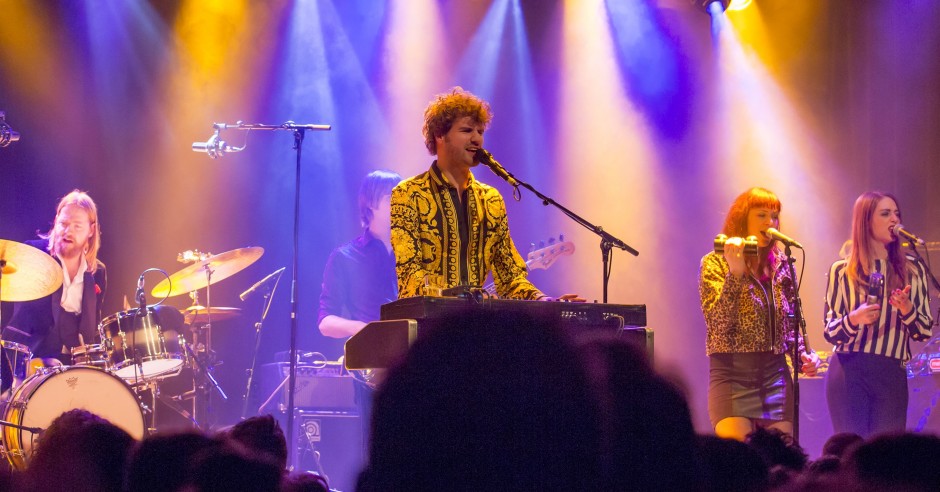 Bekijk de Thijs Boontjes Dans- en Showorkest - 15/02 - Melkweg foto's