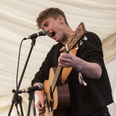 sam fender