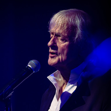 review: Dave (NL, chanson) - 31/03 - Koninklijk Theater Carré Dave (NL, chanson)