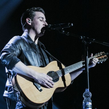 review: Nielson - 12/03 - Heineken Music Hall Nielson