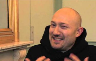 Video: DJ Paul Kalkbrenner heeft weinig op met de laptop-generatie