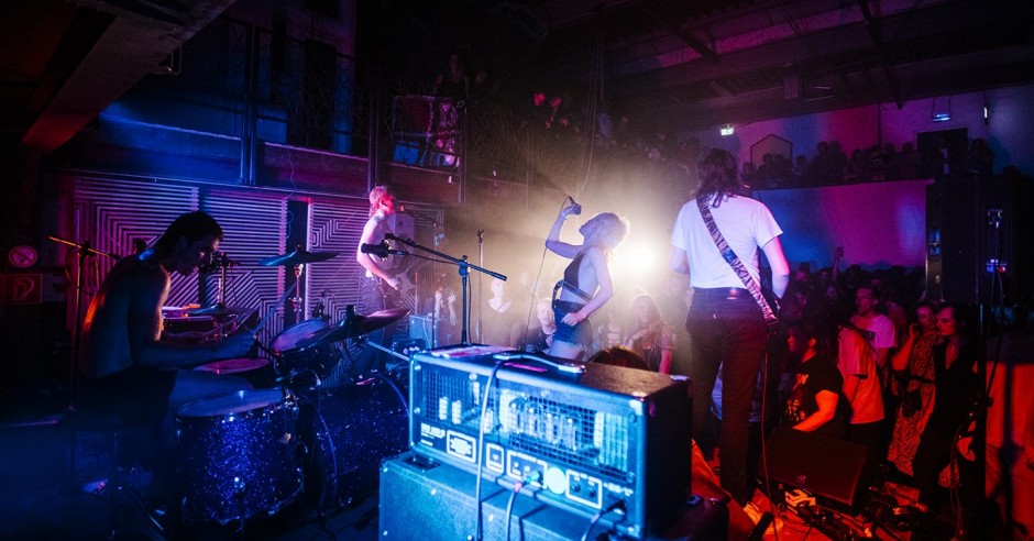 Bekijk de Amyl and The Sniffers - 14/06 - De Nijverheid foto's