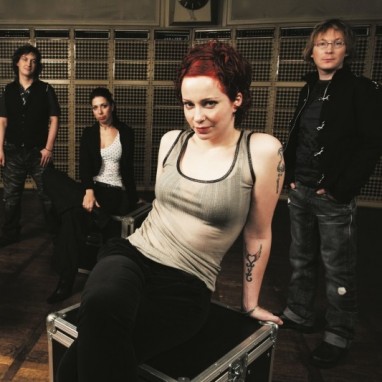 the gathering viert 25 jarig bestaan met anneke van giersbergen in the gathering