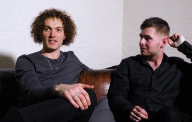 Video: Vertrek bij platenlabel heeft muziekduo Seafret 'gelukkiger' gemaakt