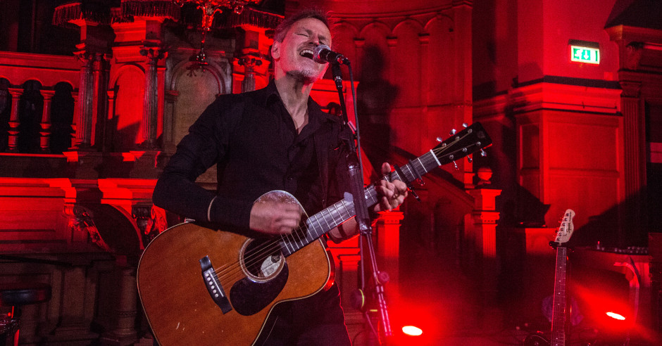 Festivalinfo review: Tom McRae - 12/10 - Burgerweeshuis