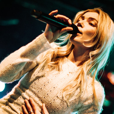 review: Hannah Mae - 16/03 - Tolhuistuin Hannah Mae