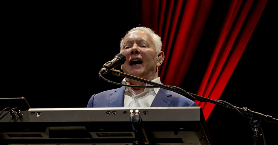 Festivalinfo review: Joe Jackson - 04/04 - TivoliVredenburg
