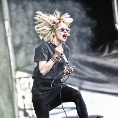 Crystal Castles news_groot