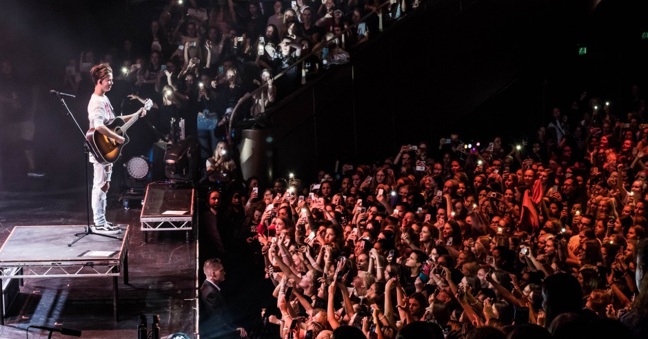 Bekijk de Jacob Sartorius - 11/10 - TivoliVredenburg foto's