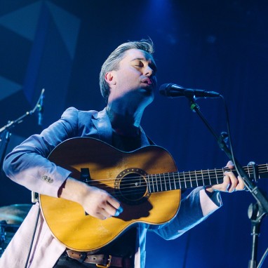 review: Villagers - 28/11 - TivoliVredenburg Villagers