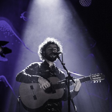 review: Jose Gonzalez - 10/12 - TivoliVredenburg José González