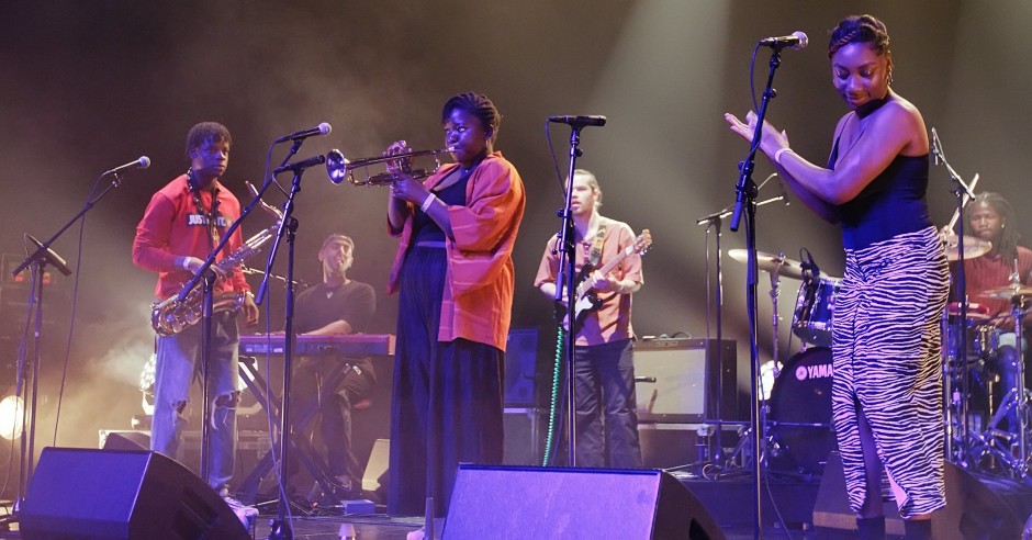 Koko Roco Band Kokoroko speelt tijdens nieuwe tour viermaal in België en Nederland ...