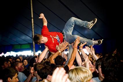 CrammerocK 2008 gebruiker foto - syd crowdsurfen